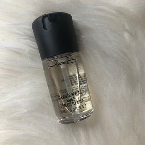 M.A.C mini cleanse oil